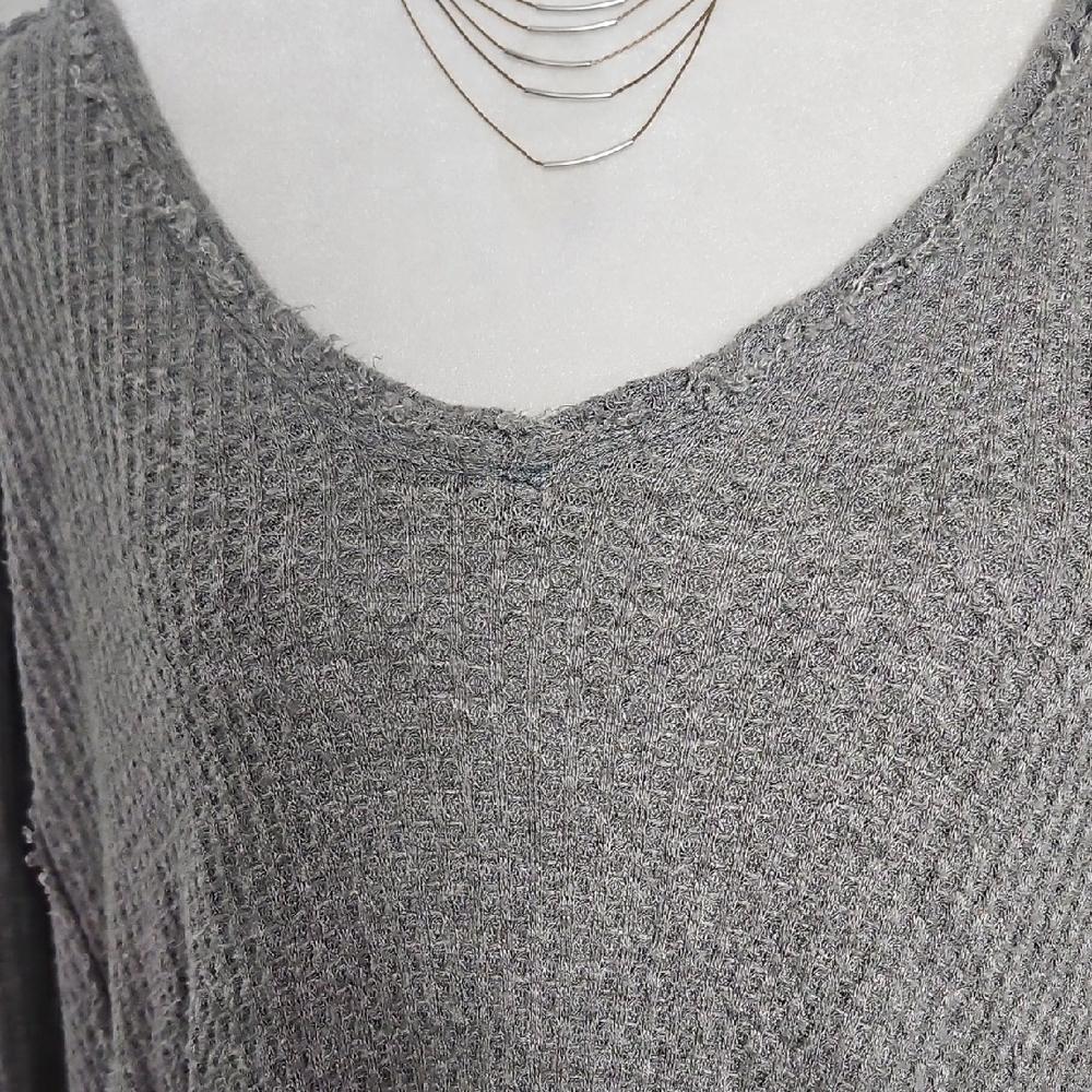 Free People We the Free Laguna Waffle Knit Gray Raw Hem Boho Oversized Top Small - Picture 6 of 11